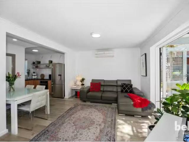 Charming 4/12 Regent Street, Parkside Townhouse for rent List.