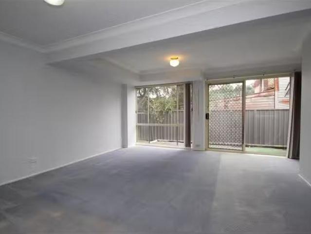Cozy 4/143 St James Road, New Lambton Apartment for rent List.