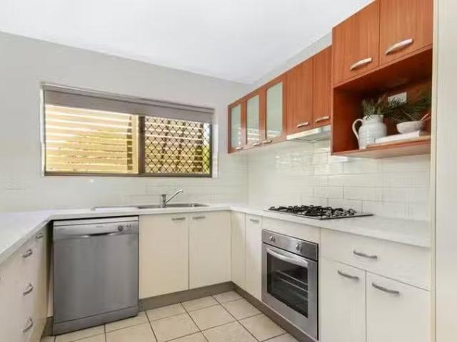 Nice 4/161 Junction Road, Clayfield, QLD 4011