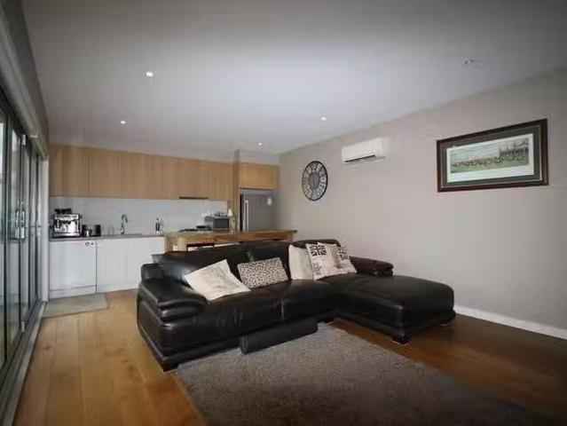 For Rent! 4/16 Holmes Road, Moonee Ponds, VIC 3039