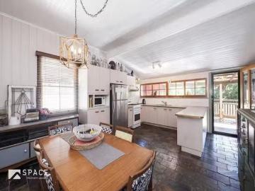 Nice 41 Nicholas Street, Windsor, QLD 4030