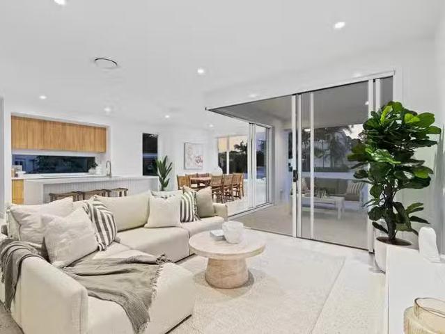Rental! 41 Nineteenth Avenue, Palm Beach, QLD 4221