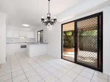 Cheap 4/26 Dorinda Street, Greenslopes, QLD 4120