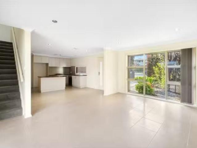 Just in! 42 Abena Avenue, Crace House for rent Listed by Isab.