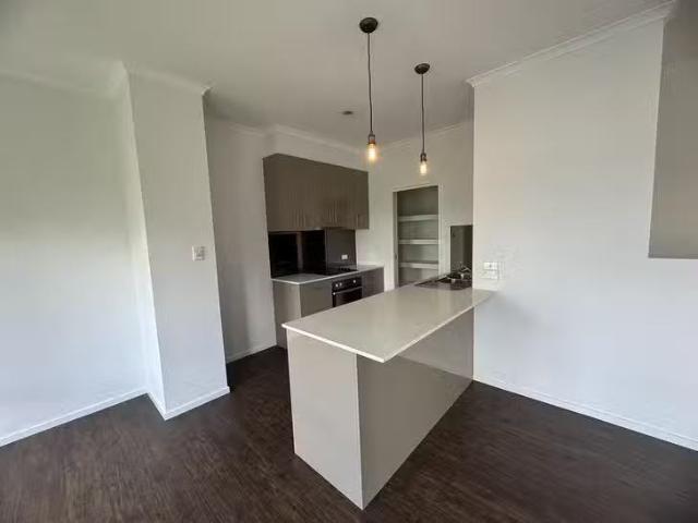 Rental! 4/2 Carnarvon Court, Oxenford, QLD 4210