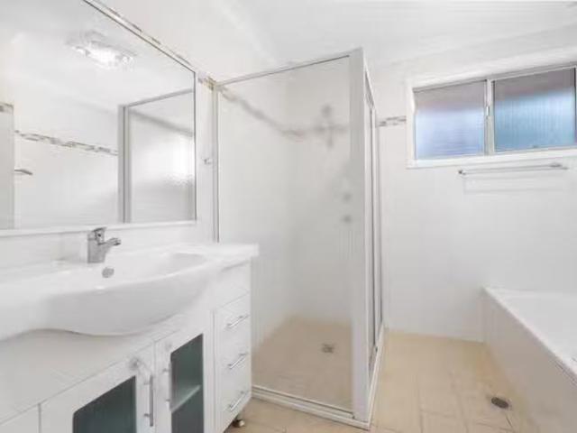 Deal! 42 Wallace Road, Vineyard, NSW 2765