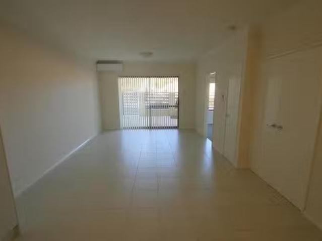 For Rent! 4/312 Railway Parade, East Cannington, WA 6107