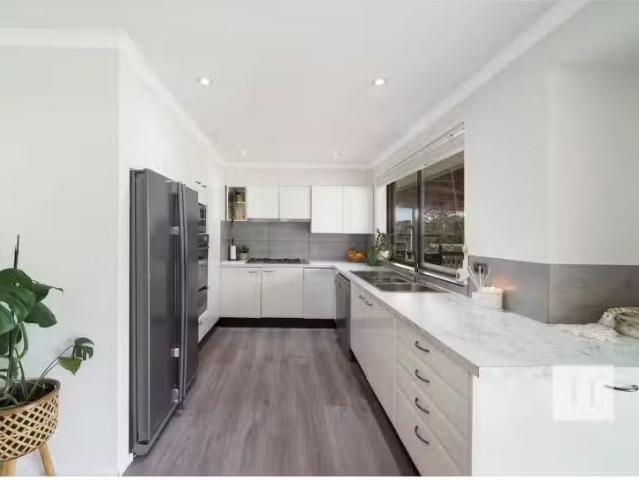 Nice 43 Murraba Cres, Gwandalan House for rent Listed by Heri.