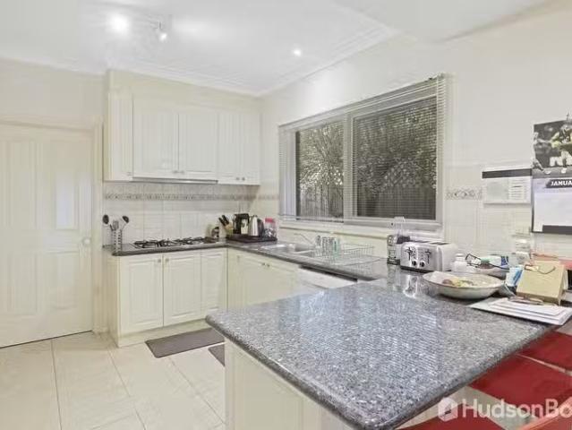 Deal! 43 Carbine Street, Donvale, VIC 3111