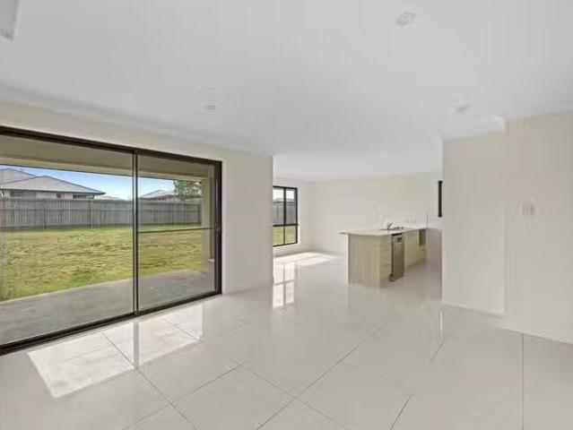 Nice 43 Tarcoola Street, Wyreema, QLD 4352