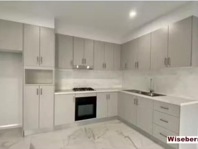 For Rent! 4/3 5 Rowe Ave, Lurnea Townhouse for rent Listed by.