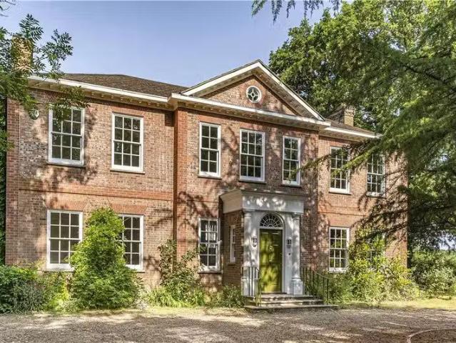 Deal! 4 BA 5 bedroom detached house for rent in Newlands, Alde.