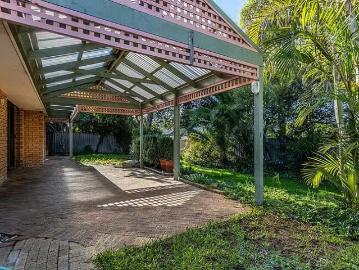 Unique 4 Becton Court, Kingsley, WA 6026