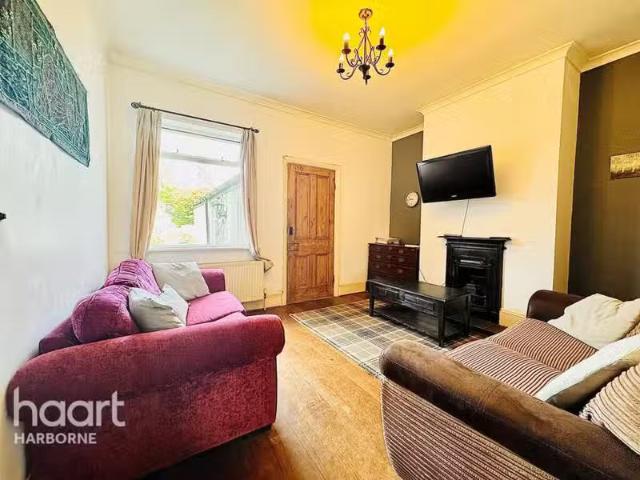 Cheap 4 bedroom terraced house for rent in Northfield Road, Ha.