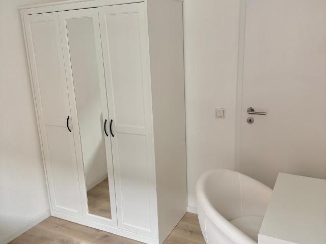Cozy 4 bedroom apartment in Derendorf, Dusseldorf Amsterdam Apartments for Rent
