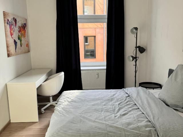 Cozy 4 Bedroom apartment in Köln, Koln Amsterdam Apartments for Rent