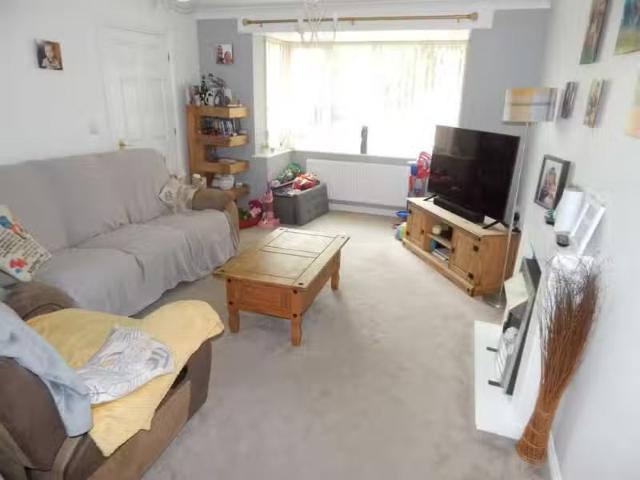Unique 4 bedroom detached house for rent in Military Way, Harw.