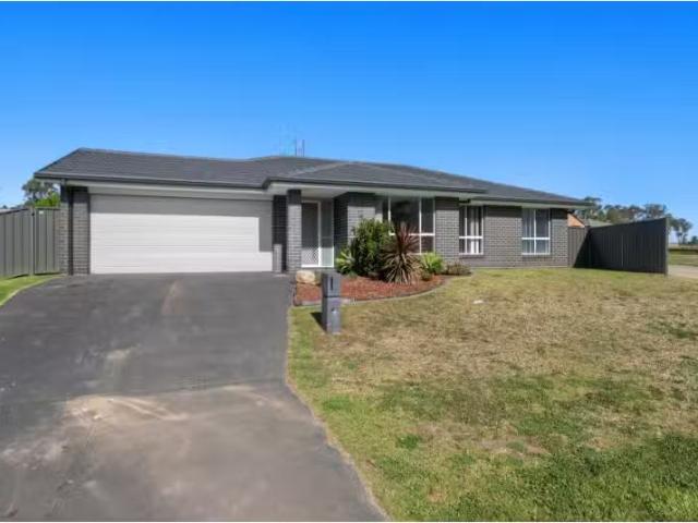 Rental! 4 BR 3 Bercini Place, Cessnock House for rent Listed.