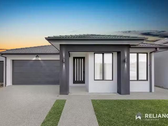Just in! 4 BR 3 Boxelder Street, Sunbury, VIC 3429