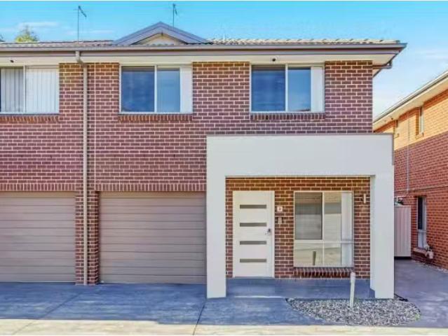 Rental! 4 BR 3 Sonoran Glade, Plumpton Townhouse for rent Lis.