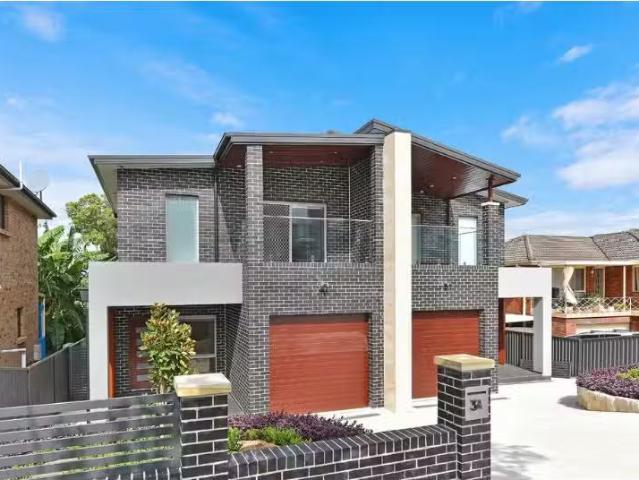 Rental! 4 BR 3A Frederick Street, BANKSTOWN Townhouse for rent.