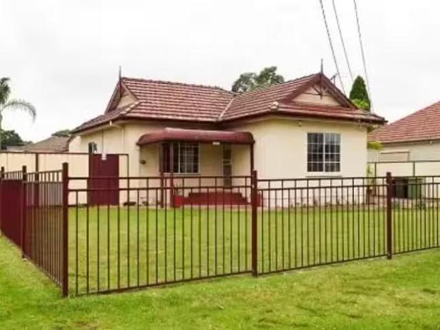 Nice 4 BR 108 Yanderra Street, Condell Park, NSW 2200