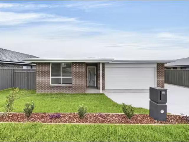 Deal! 4 BR 10 Stringer Road, GILLIESTON HEIGHTS House for rent.