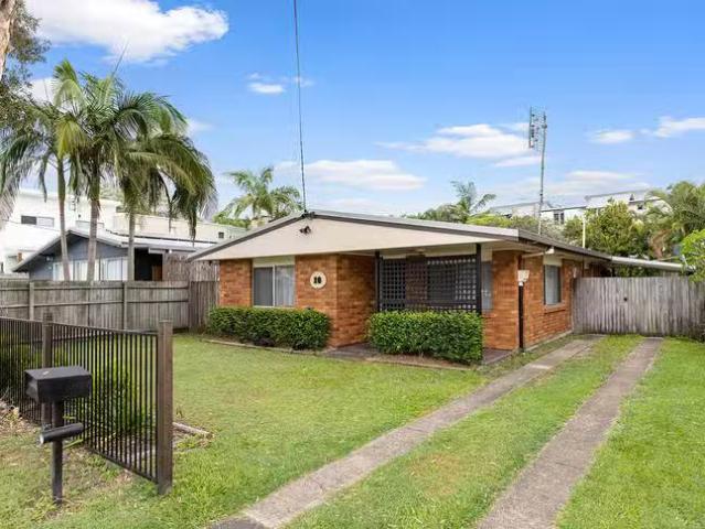 Charming 4 BR 10 Richards Street, Maroochydore, QLD 4558