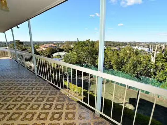 Charming 4 BR 11 Belfort Street, STAFFORD HEIGHTS, QLD 4053.