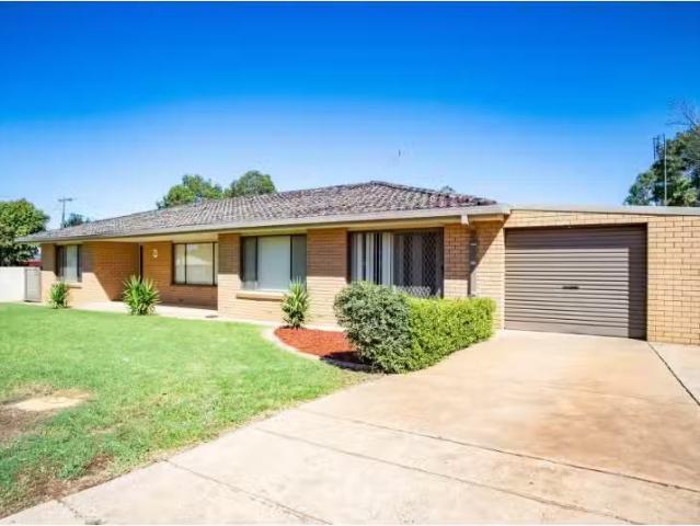 New 4 BR 14 Garnet Street, DUBBO House for rent Listed by Lil.