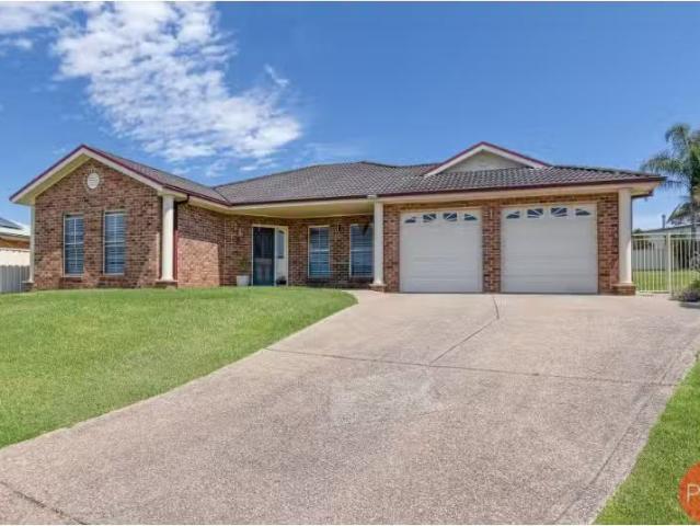 Nice 4 BR 14 Douglas Close, LARGS House for rent Listed by Re.