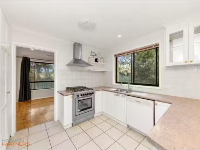 Nice 4 BR 14 Linger Place, Melba House for rent Listed by Ann.