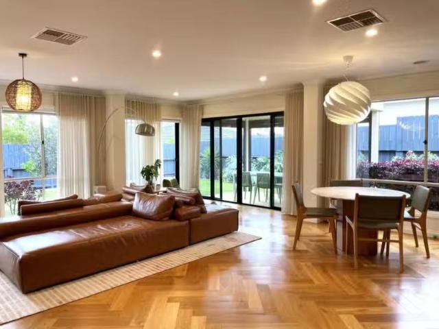 Unique 4 BR 15 Catalina Avenue, Ashburton VIC 3147 House For.