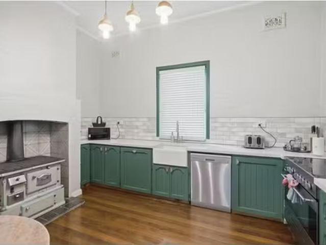 Cozy 4 BR 15 Carrington St, West Wallsend House for rent List.