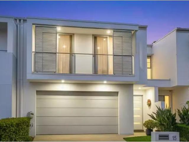 Cozy 4 BR 15 Central Park Avenue, Norwest Townhouse for rent.