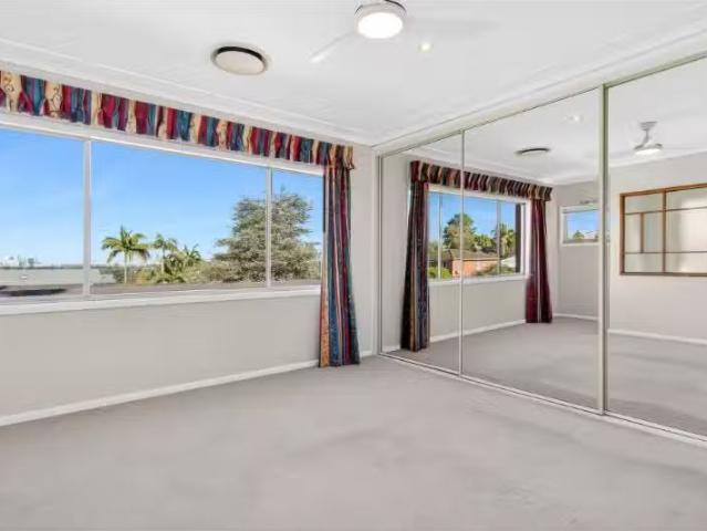 For Rent! 4 BR 15 Blarney Avenue, KILLARNEY HEIGHTS House for.