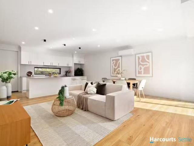 Unique 4 BR 15 Grandview Road, CHADSTONE, VIC 3148 House for.