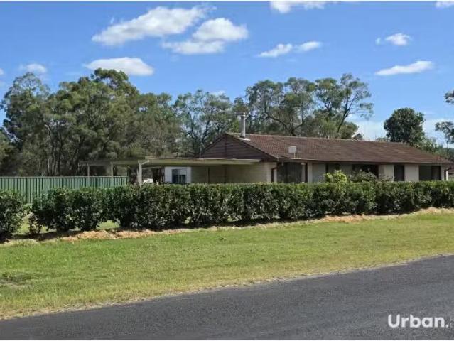 Nice 4 BR 166 170 East Wilchard Road, Castlereagh Property for.