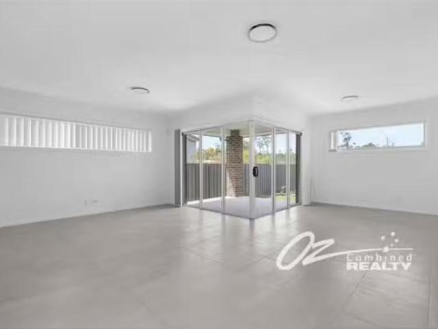 For Rent! 4 BR 160B Larmer Avenue, Sanctuary Point House for r.