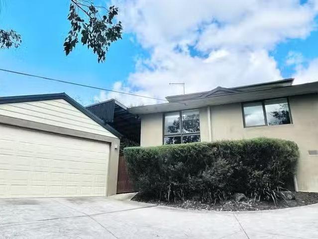 Rental! 4 BR 1/63 Humber Road, Croydon North, VIC 3136