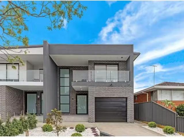 Just in! 4 BR 16 Jacaranda Drive, Georges Hall Townhouse for r.