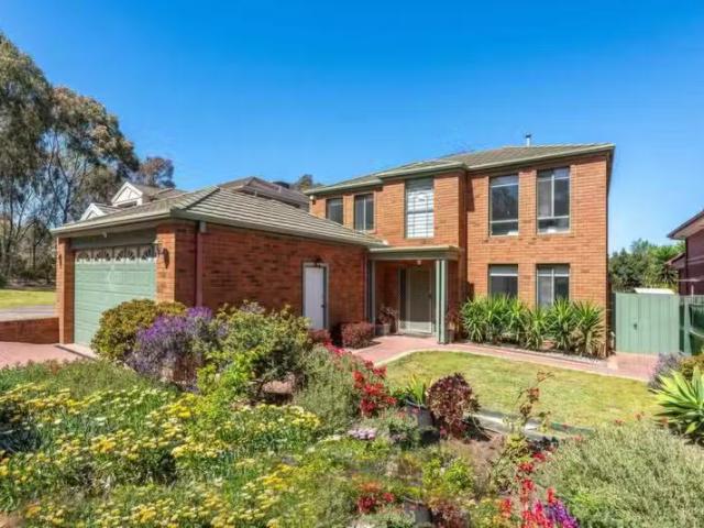 Unique 4 BR 17 Winterhill Link, Bundoora VIC 3083 House Auct.