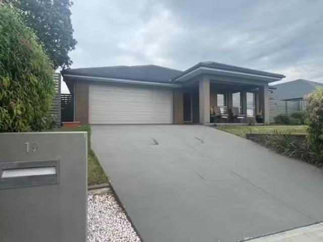 Just in! 4 BR 19 Kekul Street, Fletcher House for rent Listed.