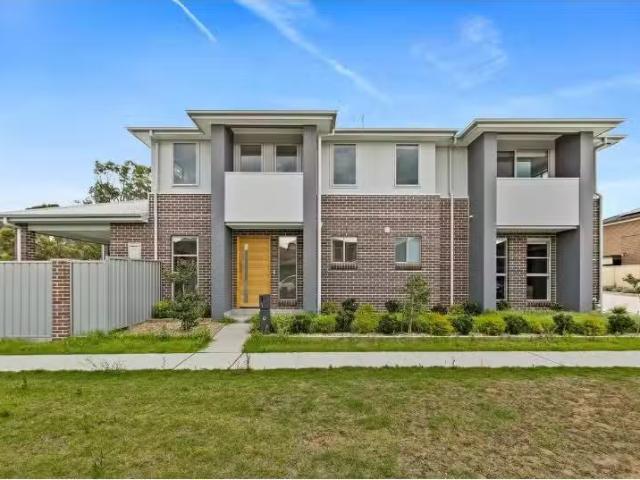 Deal! 4 BR 1 Tibbey Glade, Minchinbury House for rent Listed.