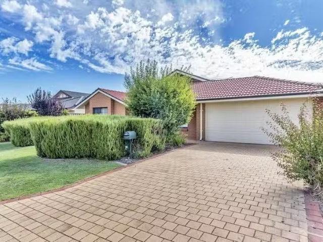 Charming 4 BR 21 Amadeus Crescent, Port Kennedy, WA 6172