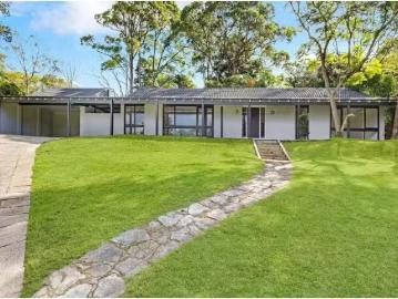 Just in! 4 BR 21 Burnley Av, Turramurra House for rent Listed.