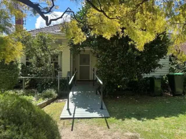Cozy 4 BR 21 Dillon Grove, Glen Iris VIC 3146 House Sold