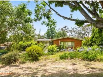 New 4 BR 226 La Perouse Street, Red Hill House for rent Liste.