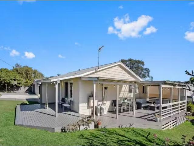 Deal! 4 BR 220 Wyee Road, WYEE House for rent Listed by Melli.