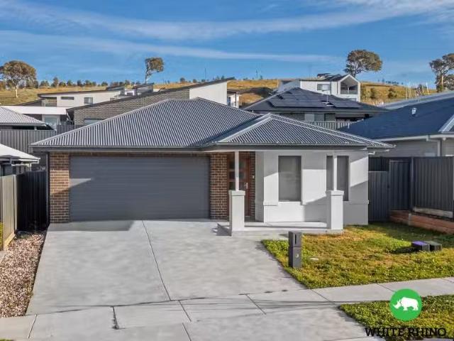Cozy 4 BR 22 Letsona Street, Googong House for rent Listed by.